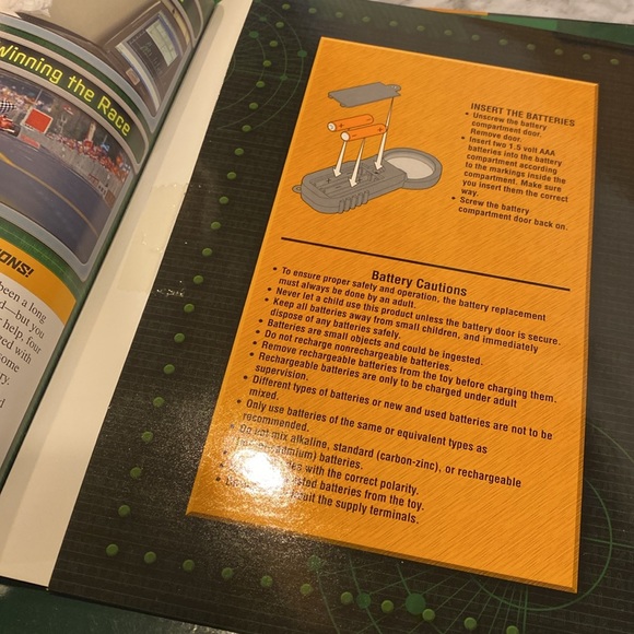 Crime Lab Catch The Thief Game - Picture 7 of 9